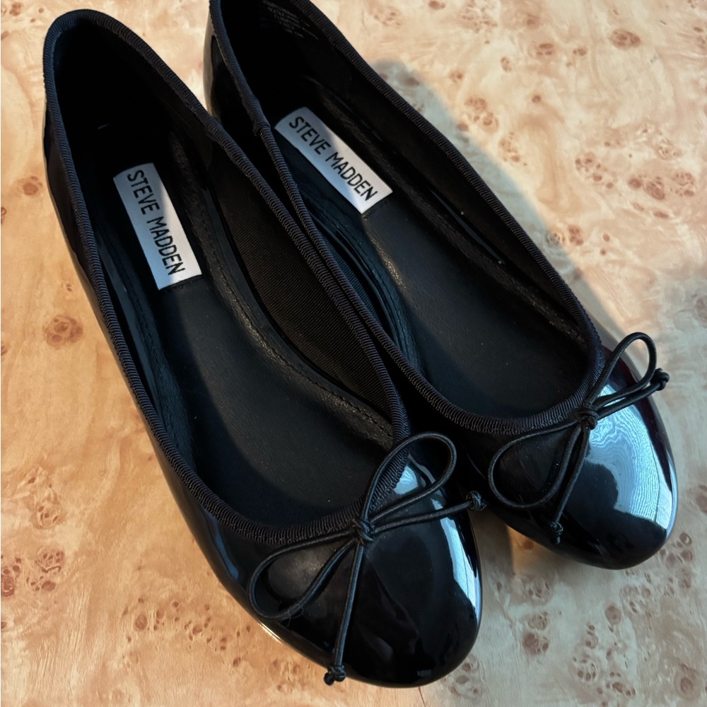 Steve Madden Glossy Black Flats with Bow